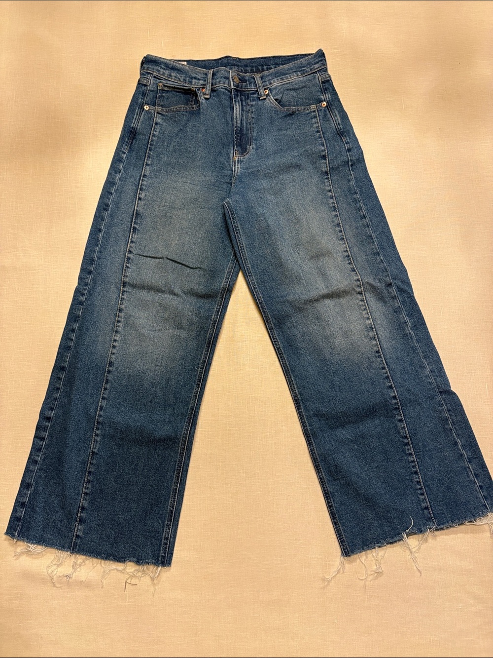 GAP Wide-Leg Cropped Jeans - Medium Blue